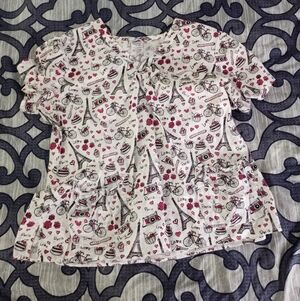 👠WHITE CROSS fitted Scrub Top👠